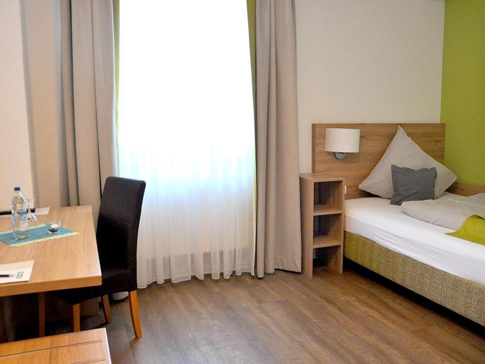Landgasthaus Zur Linde Pleiskirchen エクステリア 写真