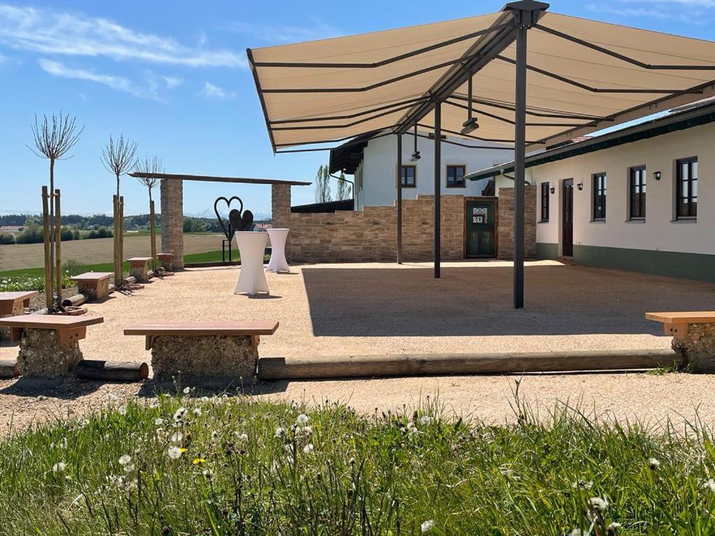 Landgasthaus Zur Linde Pleiskirchen エクステリア 写真