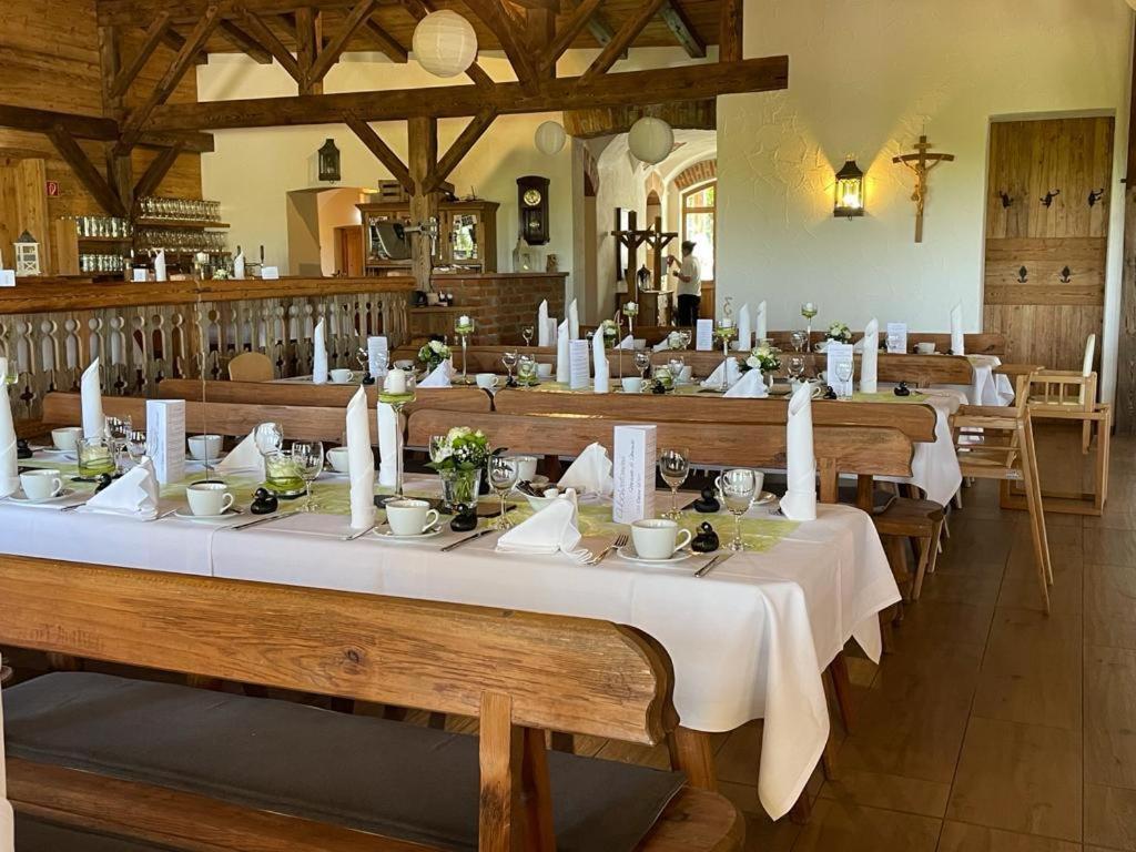 Landgasthaus Zur Linde Pleiskirchen エクステリア 写真