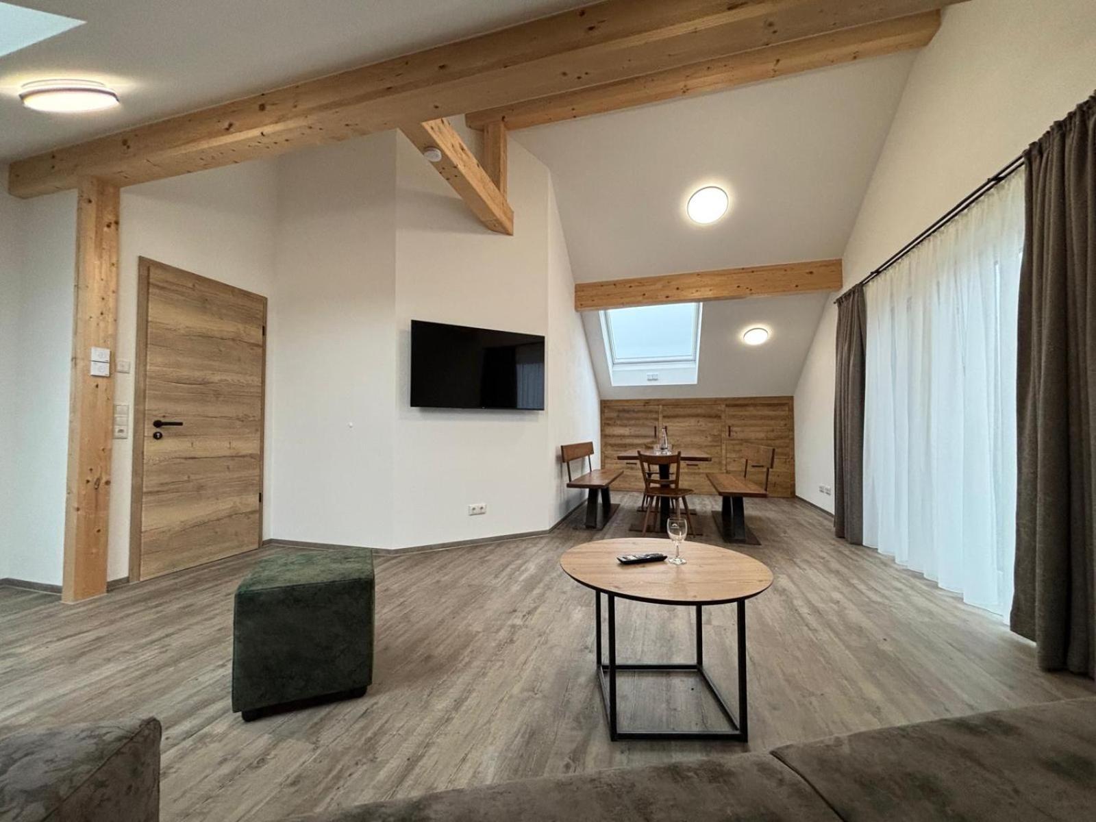 Landgasthaus Zur Linde Pleiskirchen エクステリア 写真