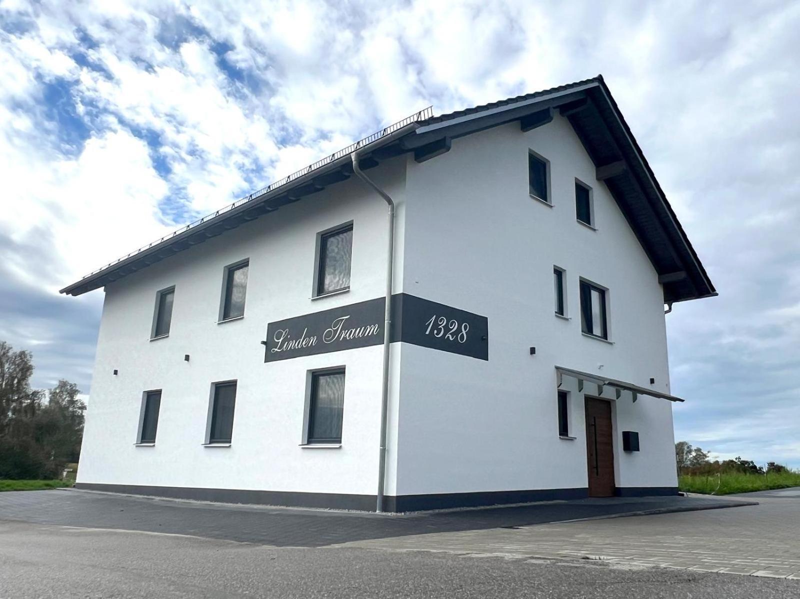 Landgasthaus Zur Linde Pleiskirchen エクステリア 写真